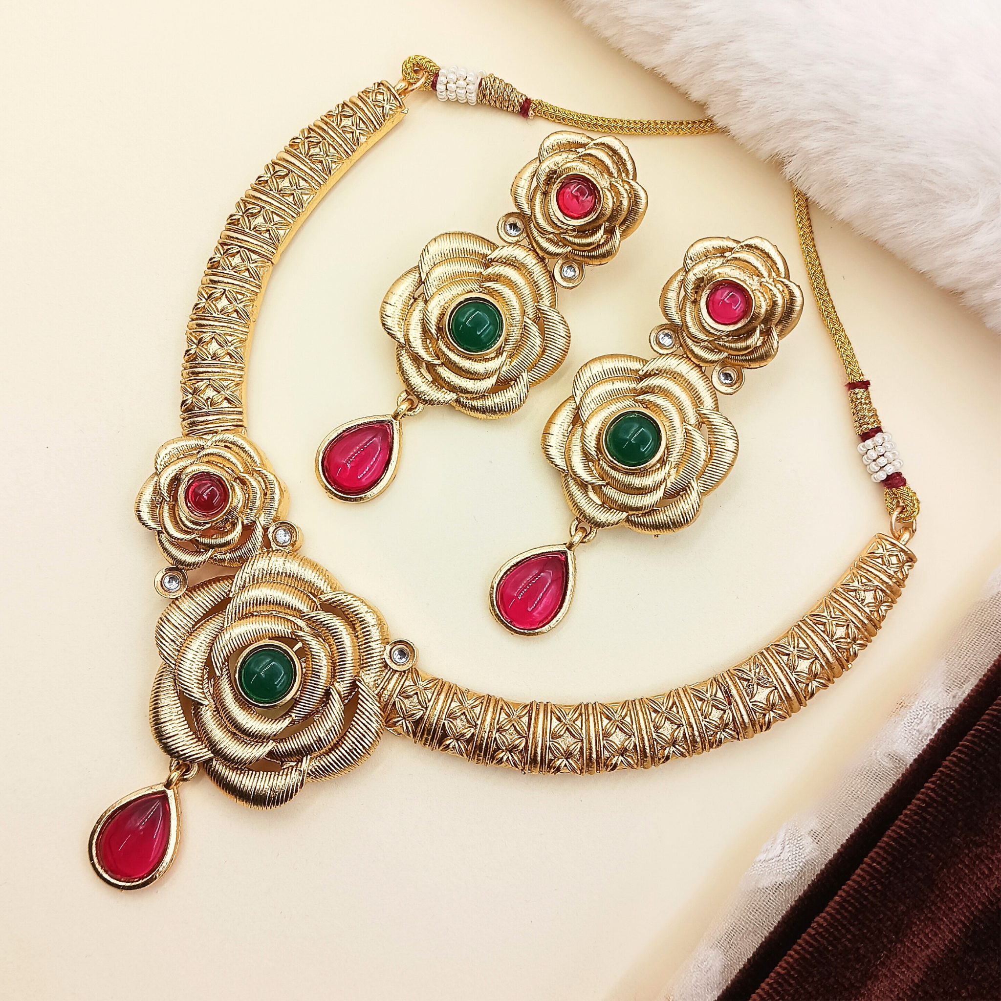 Hasadi Necklace | Rajwadi Rose Design with Green Stones Bridal Set