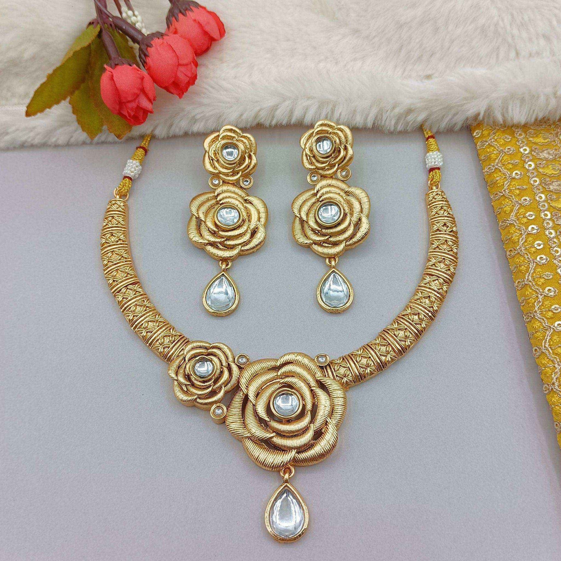 Hasadi Necklace | Rajwadi Rose Design with Green Stones Bridal Set